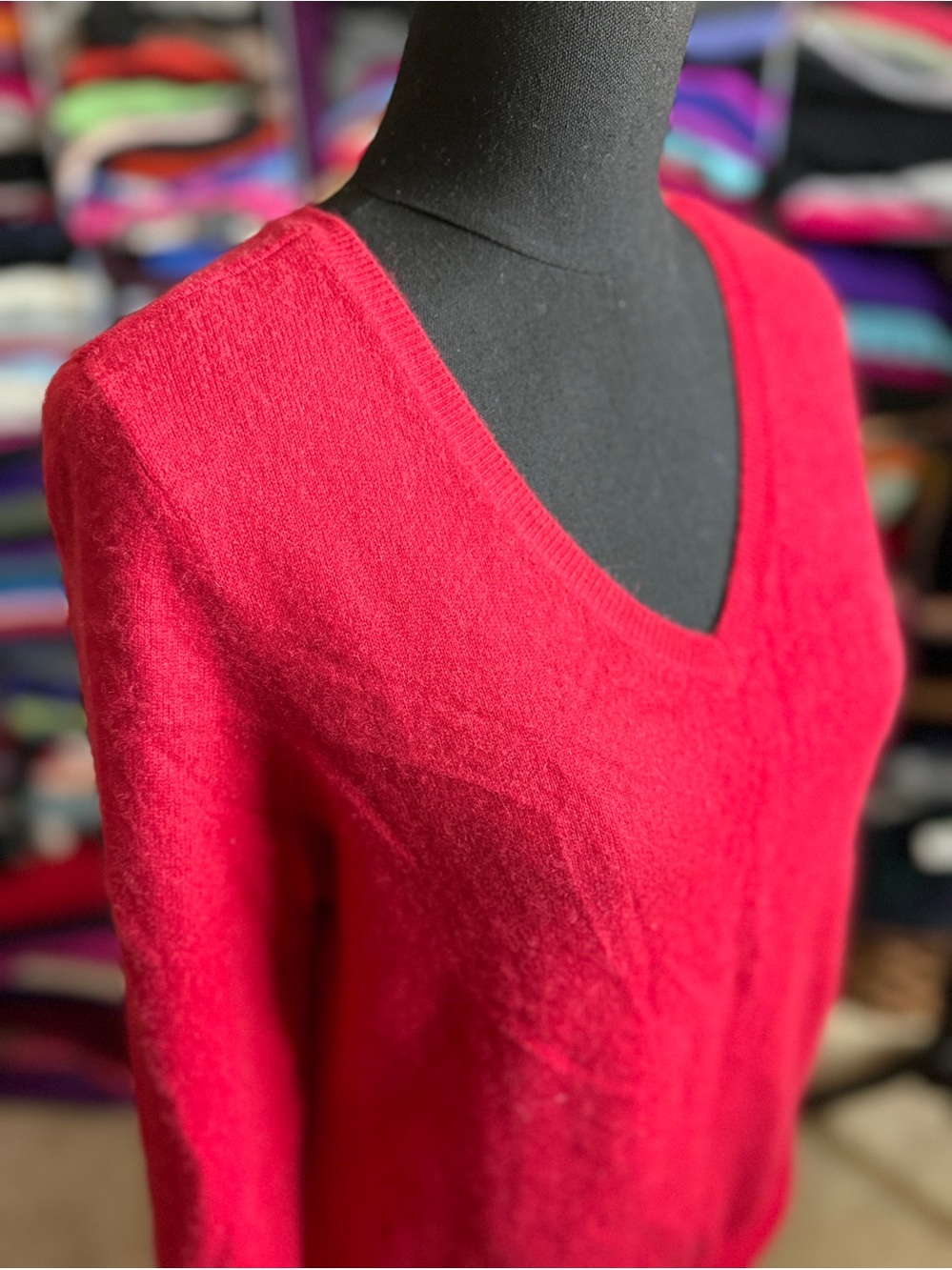 Jaclyn Smith Bright Red V-Neck Cashmere Sweater